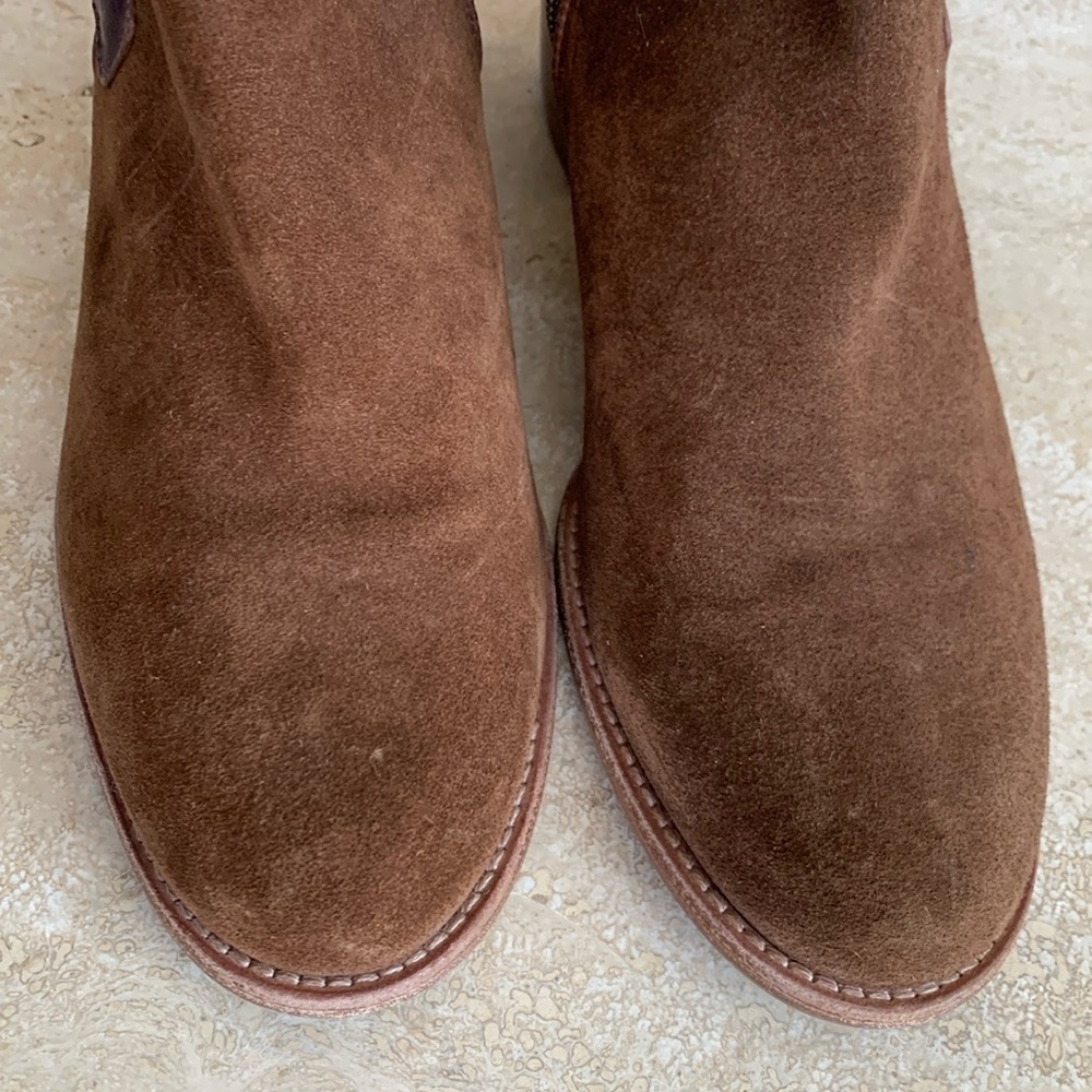 AQUATALIA brown ankle boots, suede leather trim, inside zip, 2” block heels. 9 - Picture 7 of 17